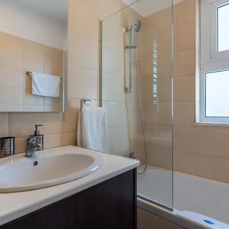 Harbor 204: Stylish 1-bedroom In Appartamento